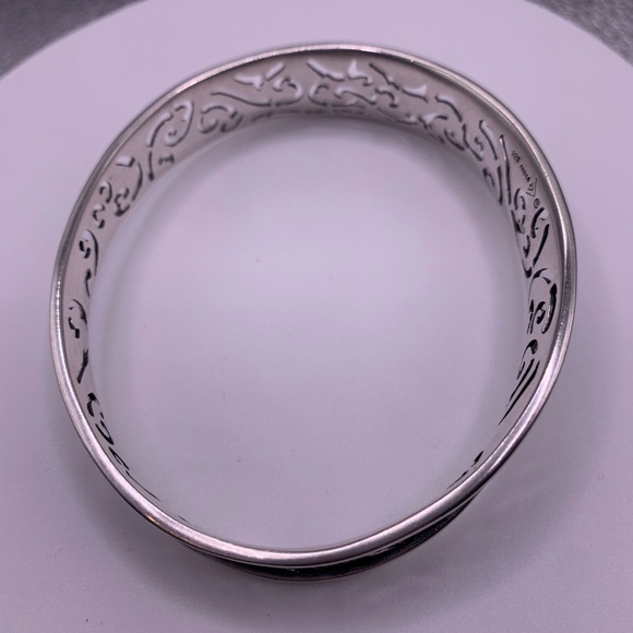 Silpada Vintage Sterling Oxidized Wavy Filigree Oval Bangle - Picture 8 of 11